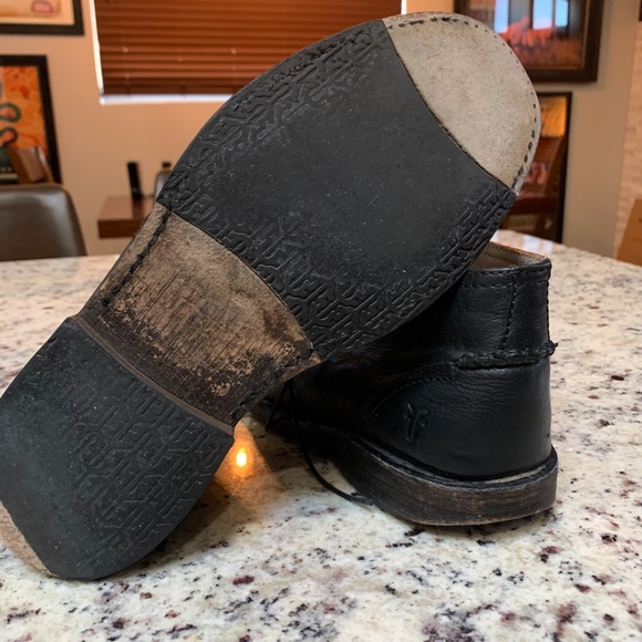 Authentic Frye Chukka Boots (Black/8D)